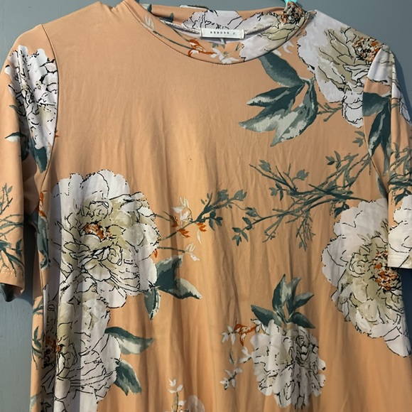Ladies, long maxi dress, short sleeve peachy orange color with flowers, a medium - Picture 3 of 4